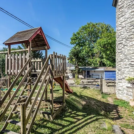 La Petite Ecole Nyaraló