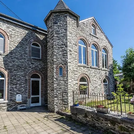La Petite Ecole Holiday home